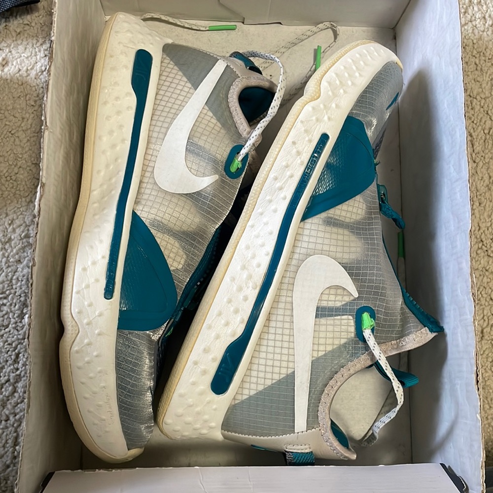 Men's Basketball Shoes